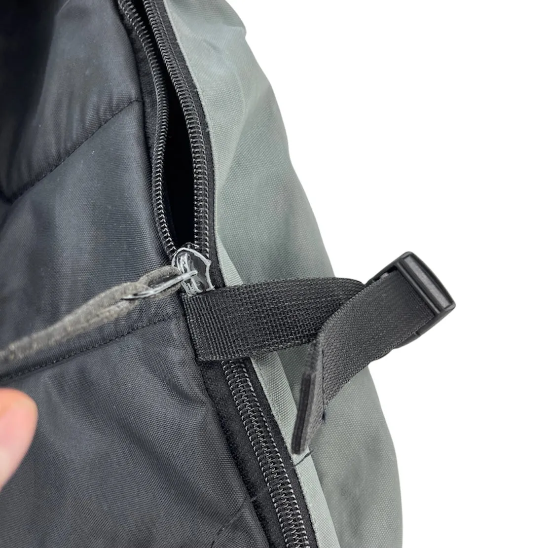 1990s Gap sling bag
