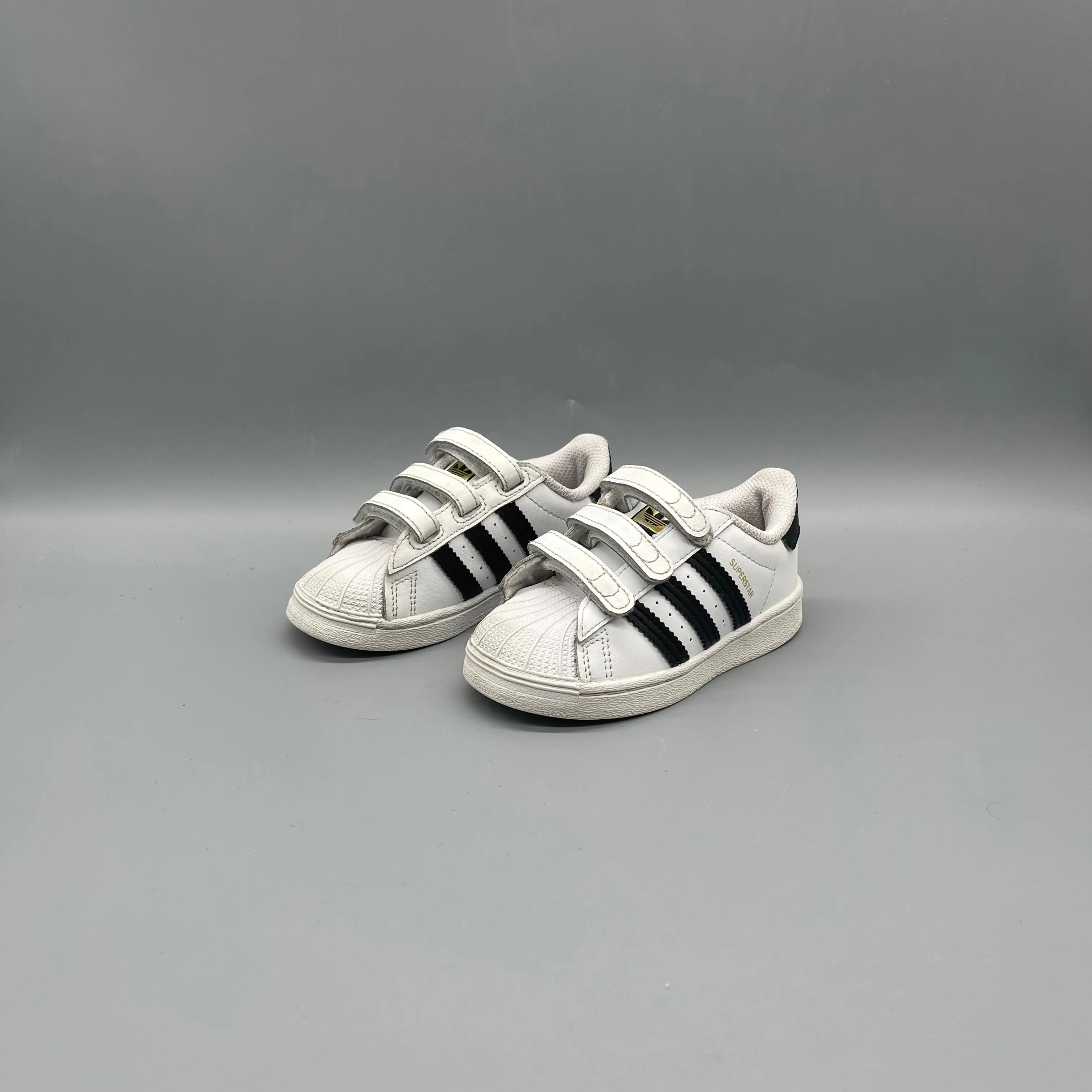 Adidas / Superstar / Runner / US7