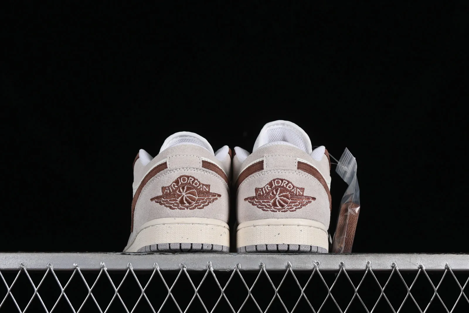 Air Jordan 1 Low Light Brown Archaeo Brown Sail Neutral Grey HF1567-200