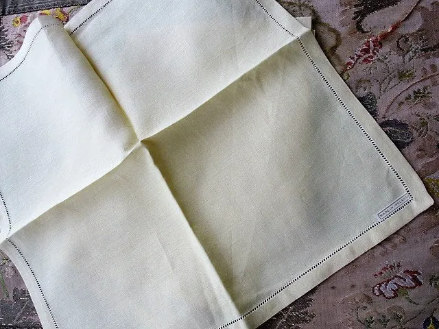 BEAUTIFUL Vintage Irish Linen Set of 4 Tea Time Luncheon Napkins, Buttery Yellow, Quality Vintage Linens, Luxury Table Linens, F