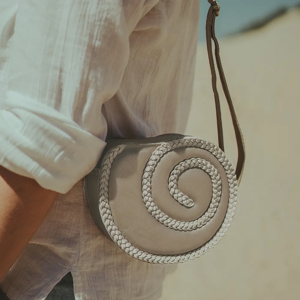 Beige Gold Shell Bag (14cm)