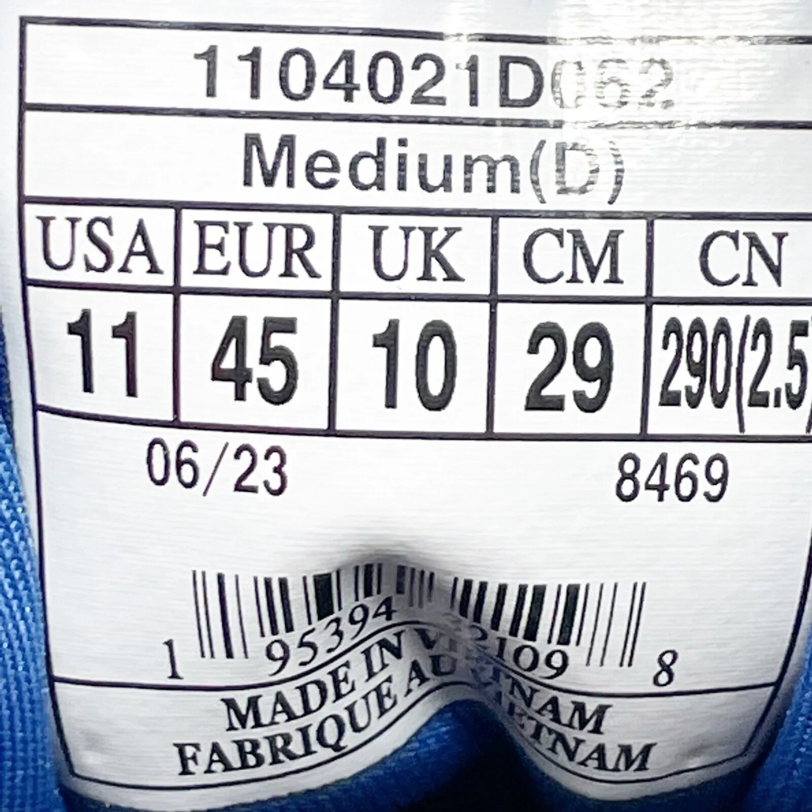 Brooks Mens Cascadia 17 GTX 1104021D062 Blue Running Shoes Sneakers Size 11 D