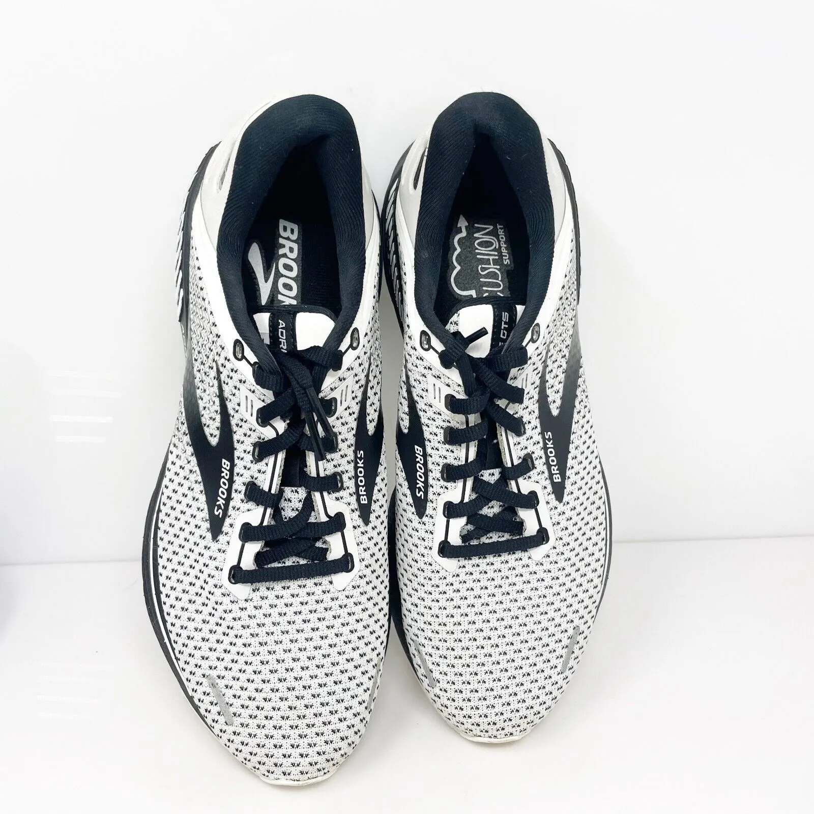 Brooks Womens Adrenaline GTS 22 1203531B135 White Running Shoes Sneakers 10.5 B