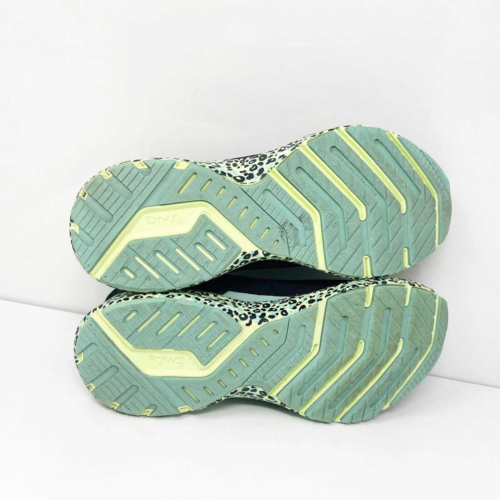 Brooks Womens Launch 8 1203451B022 Black Running Shoes Sneakers Size 10.5 B