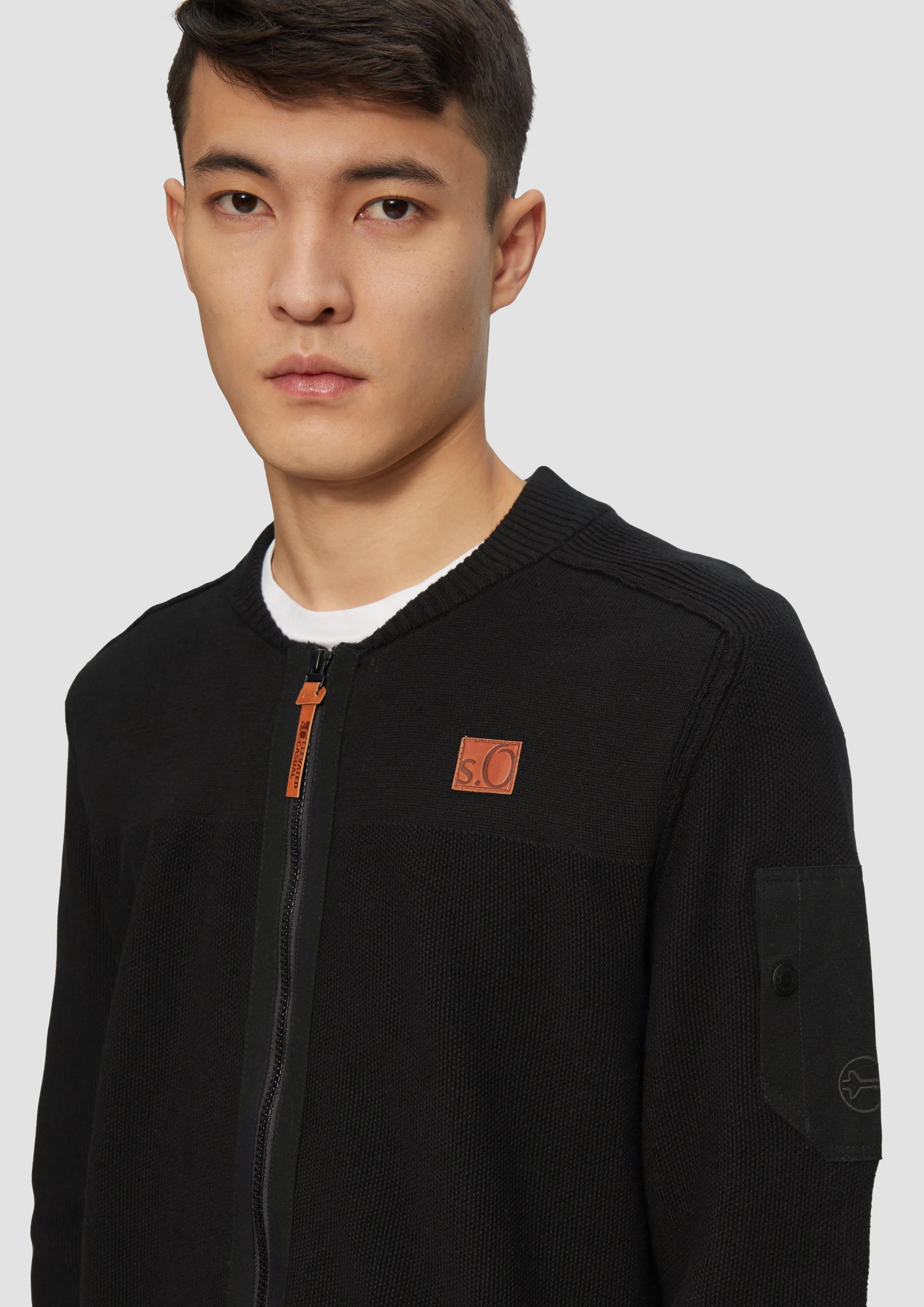 Cardigan in a mix of materials with a bomber jacket collar