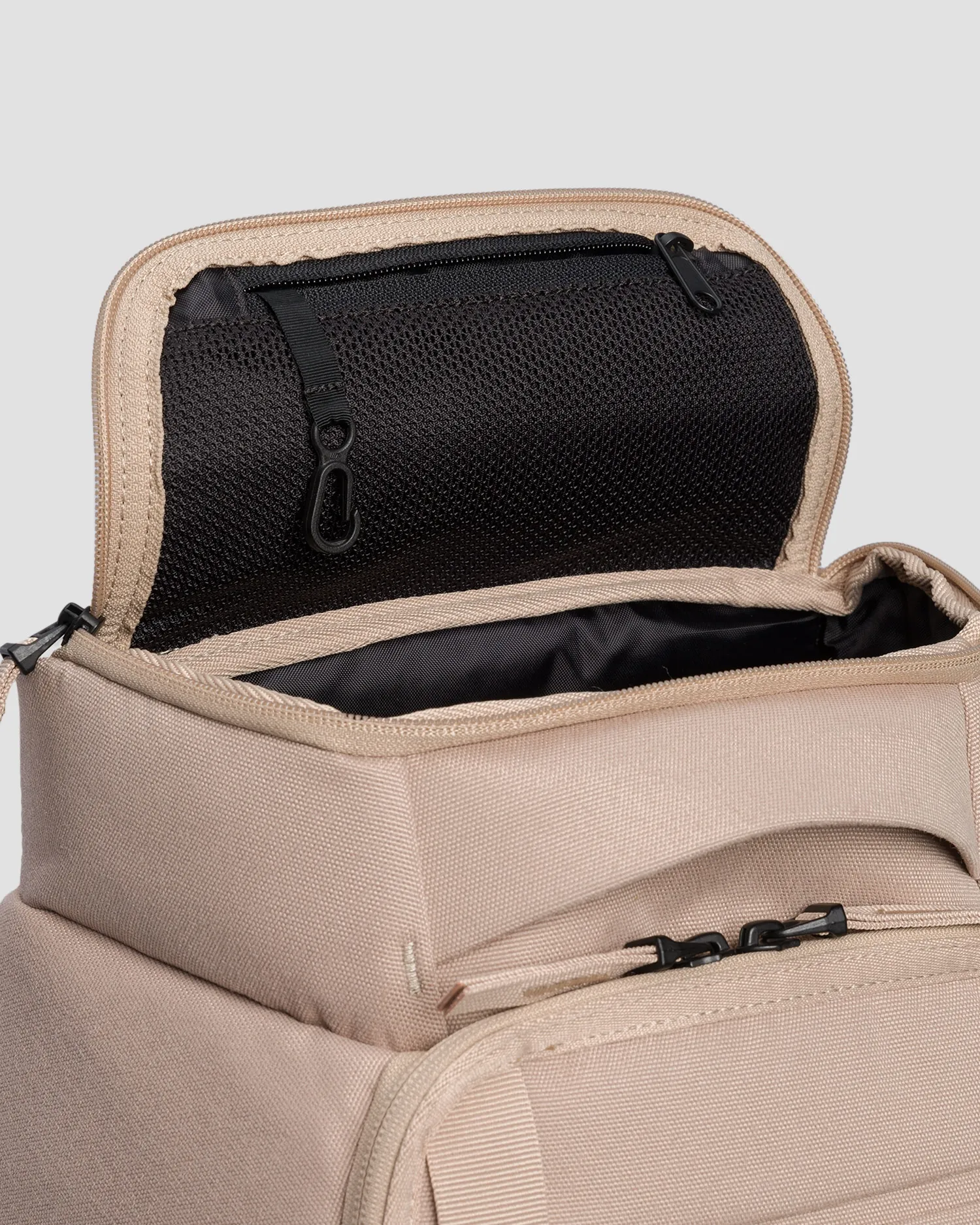Db Hugger Backpack 30L 1000176101501-1015