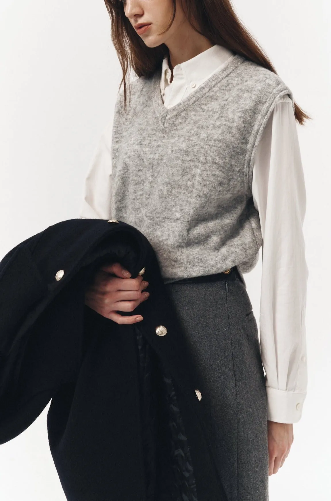 DIVIDE V-NECK WOOL VEST