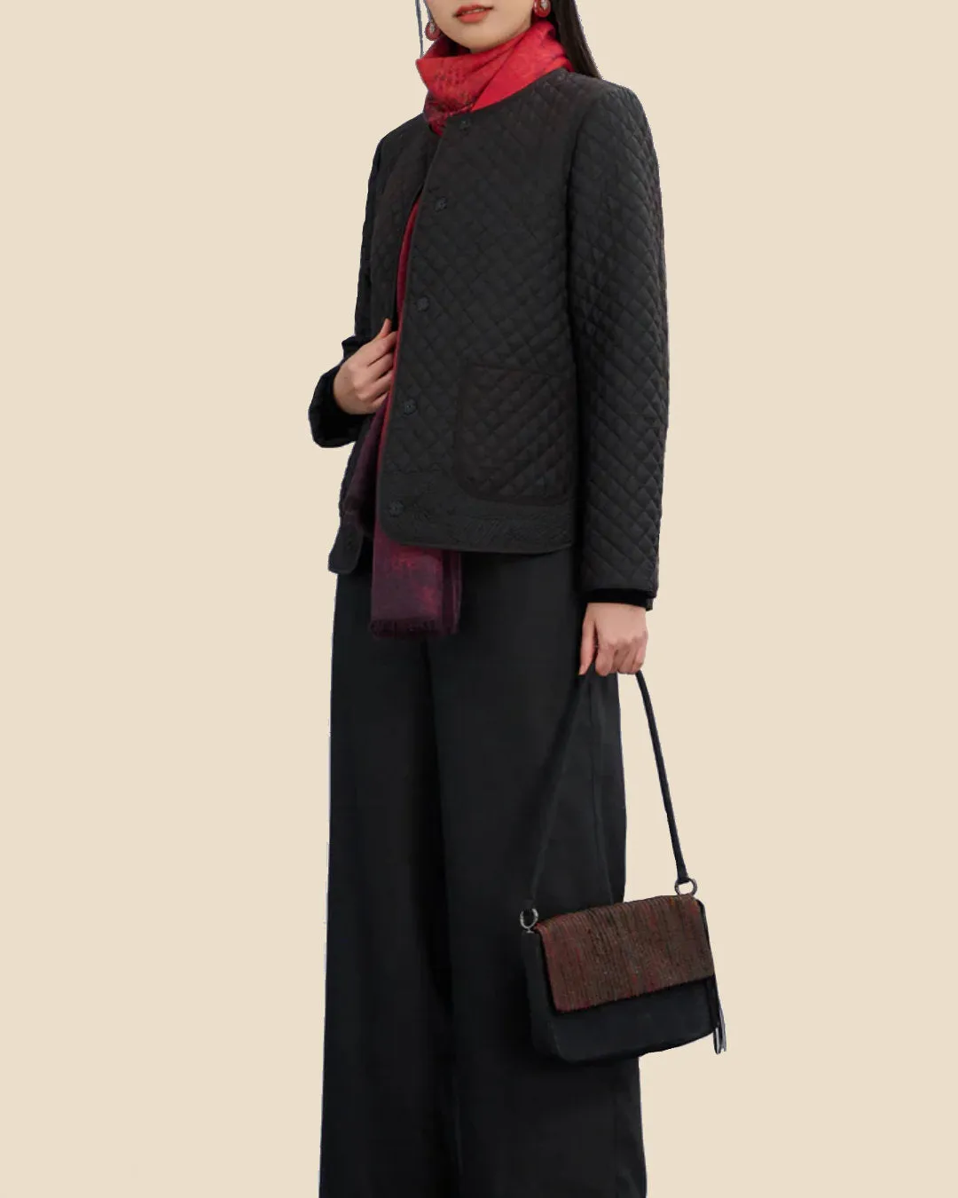 Embroidery gambiered Guangdong silk short quilted jacket