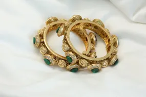 Green Pota Stone Antique Gold Pacheli Set (2.4 & 2.6)