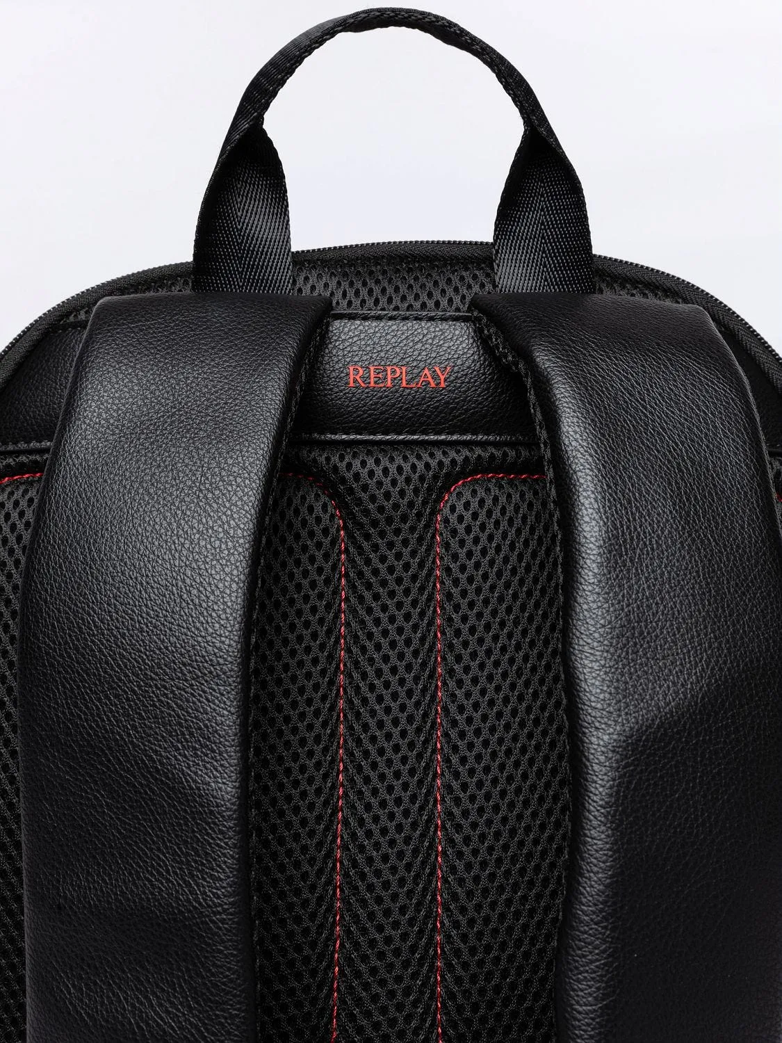 HAMMERED-EFFECT PU BACKPACK