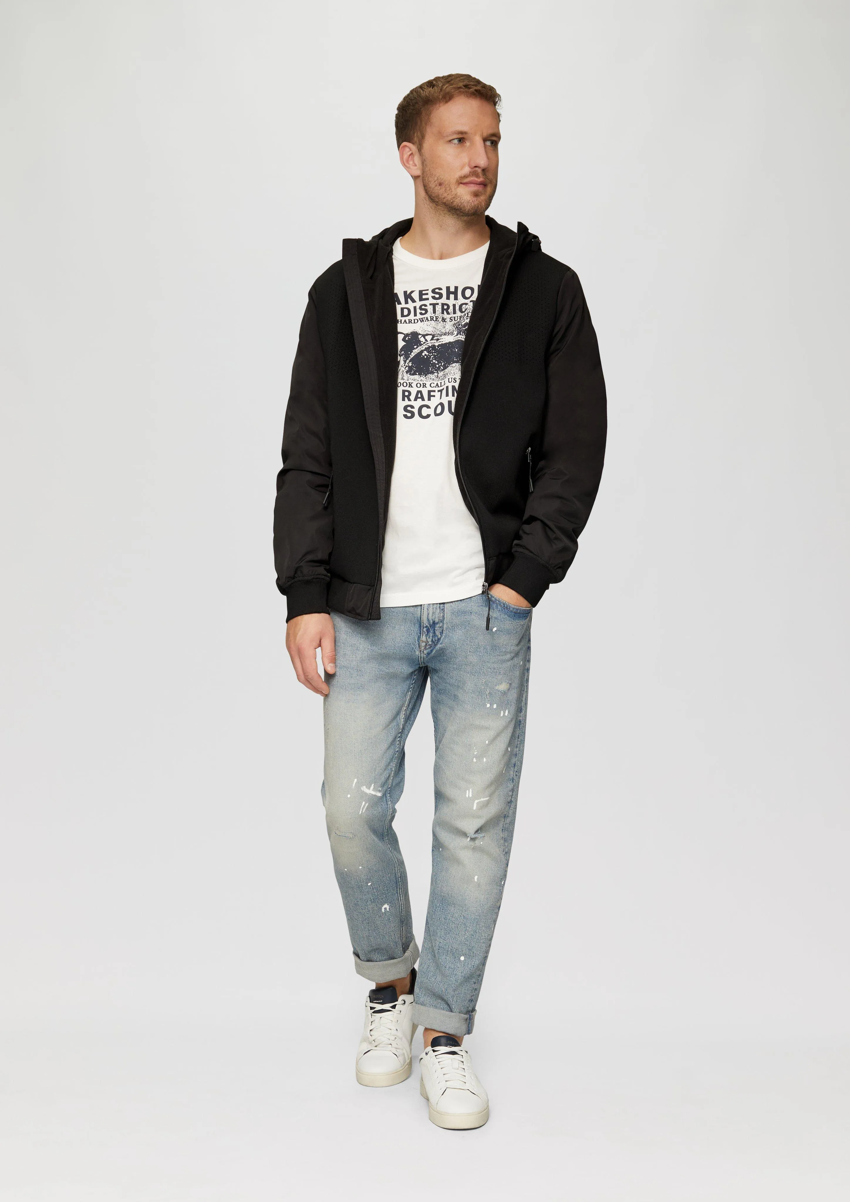 Hooded jacket with an innovative mix of materials