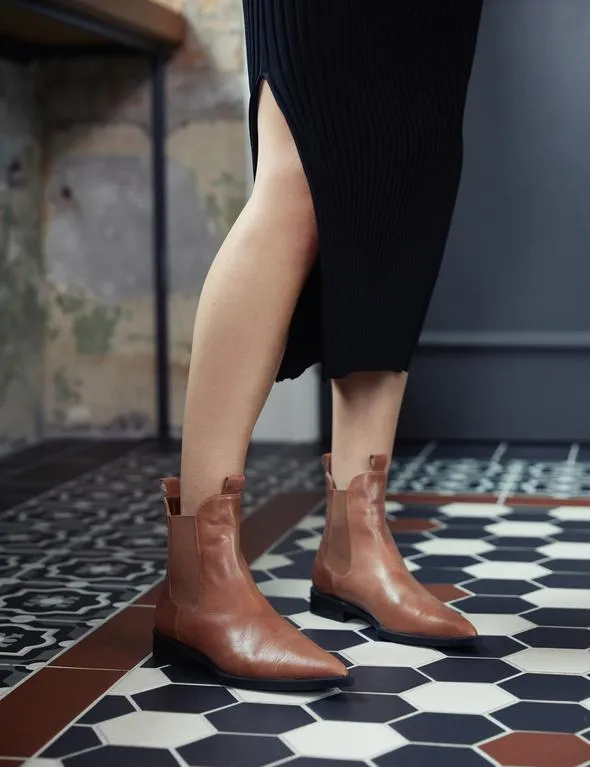 La Tribe      LA TRIBE - CHELSEA BOOT (RICH TAN)