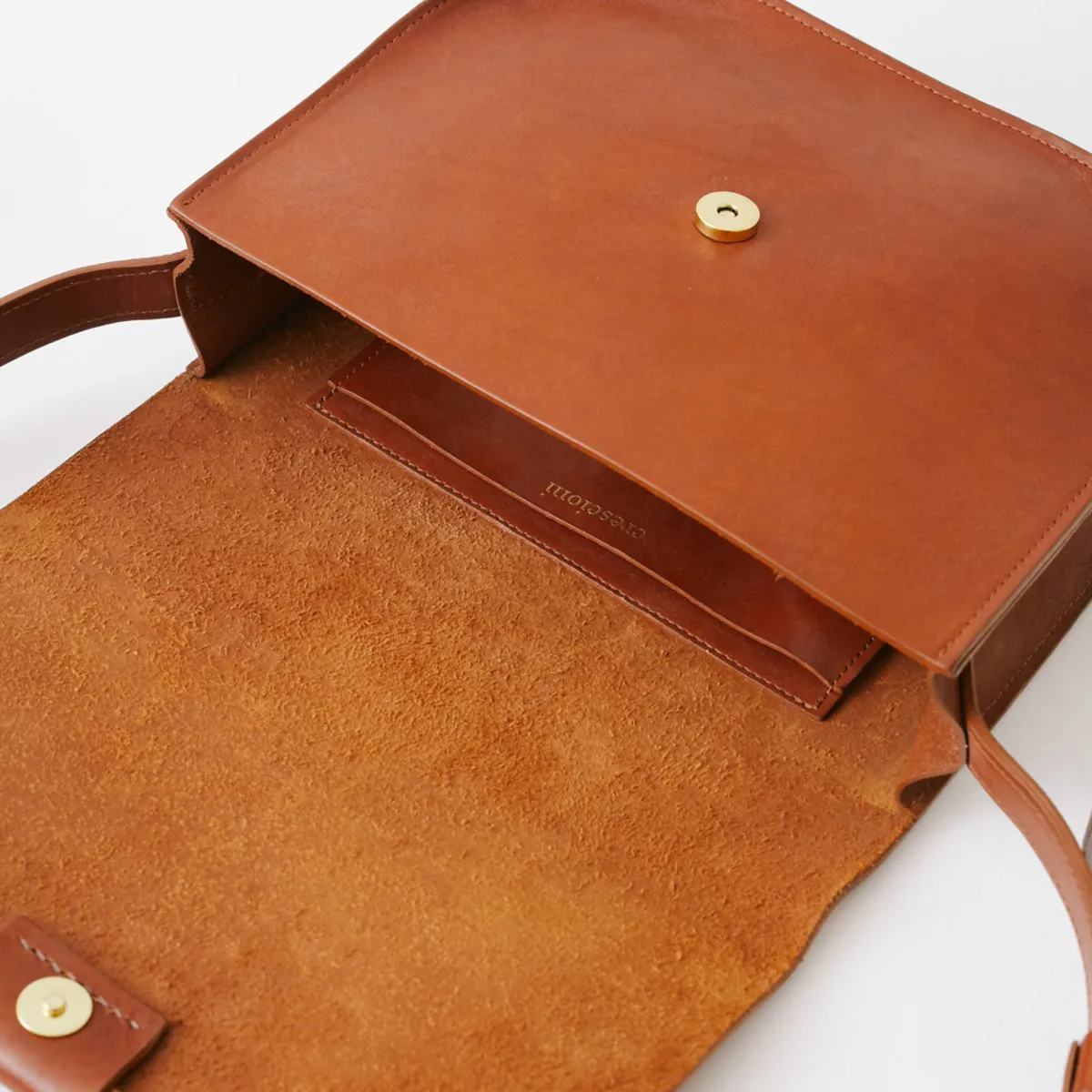 logan bag - saddle brown