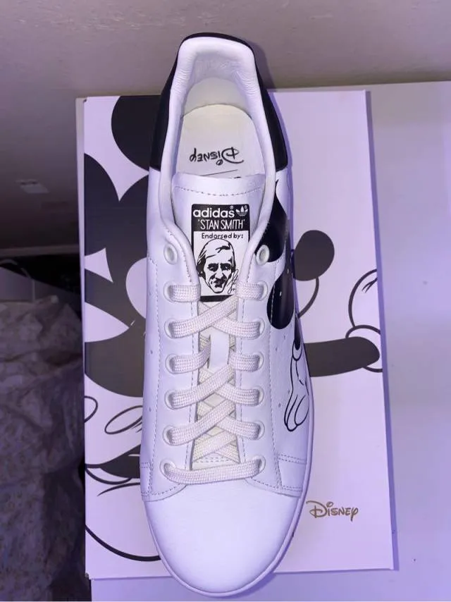 Mickey mouse x adidas stan smith white black