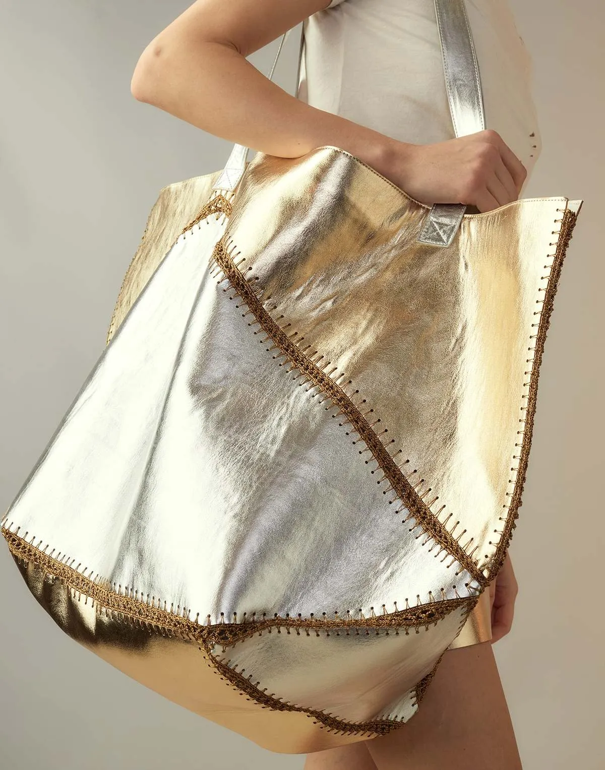 Mixed Metallic Vegan Leather Oversized Tote - GLDSV