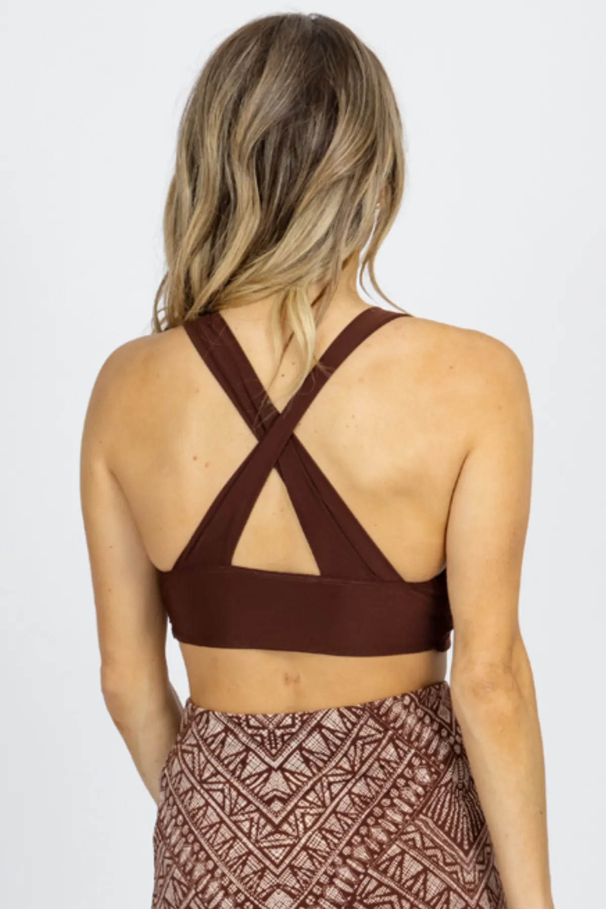 MOCHA BROWN FRONT TIE HALTER CROP