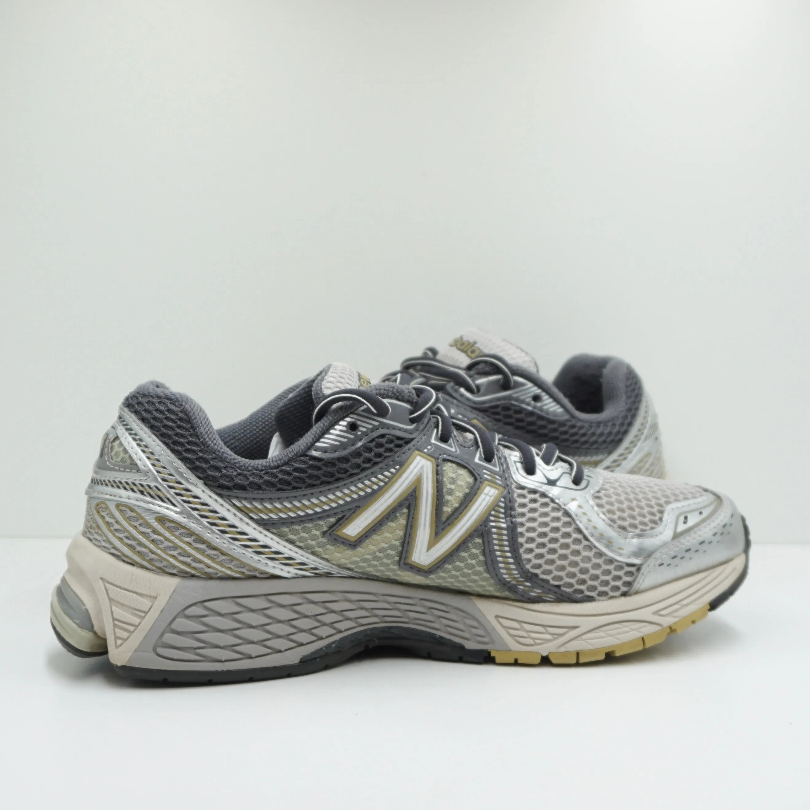 New Balance 860v2 Earth
