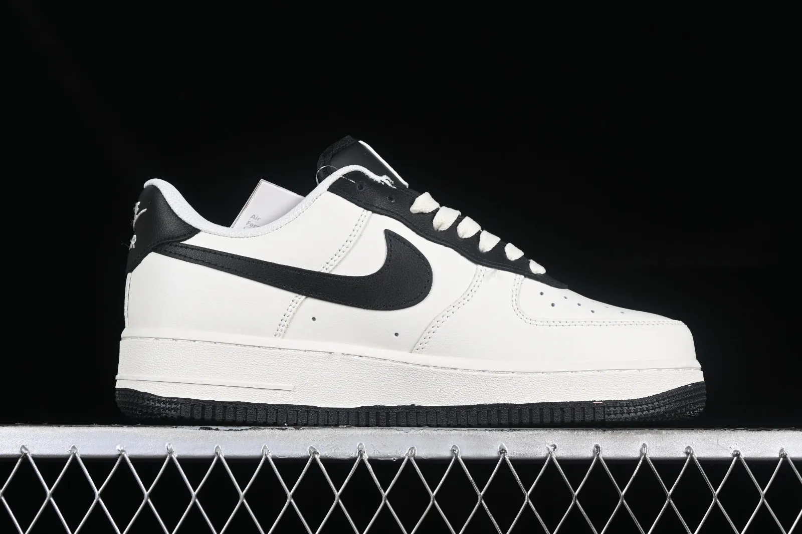 Nike Air Force 1 07 Low Off White Black BG-110711