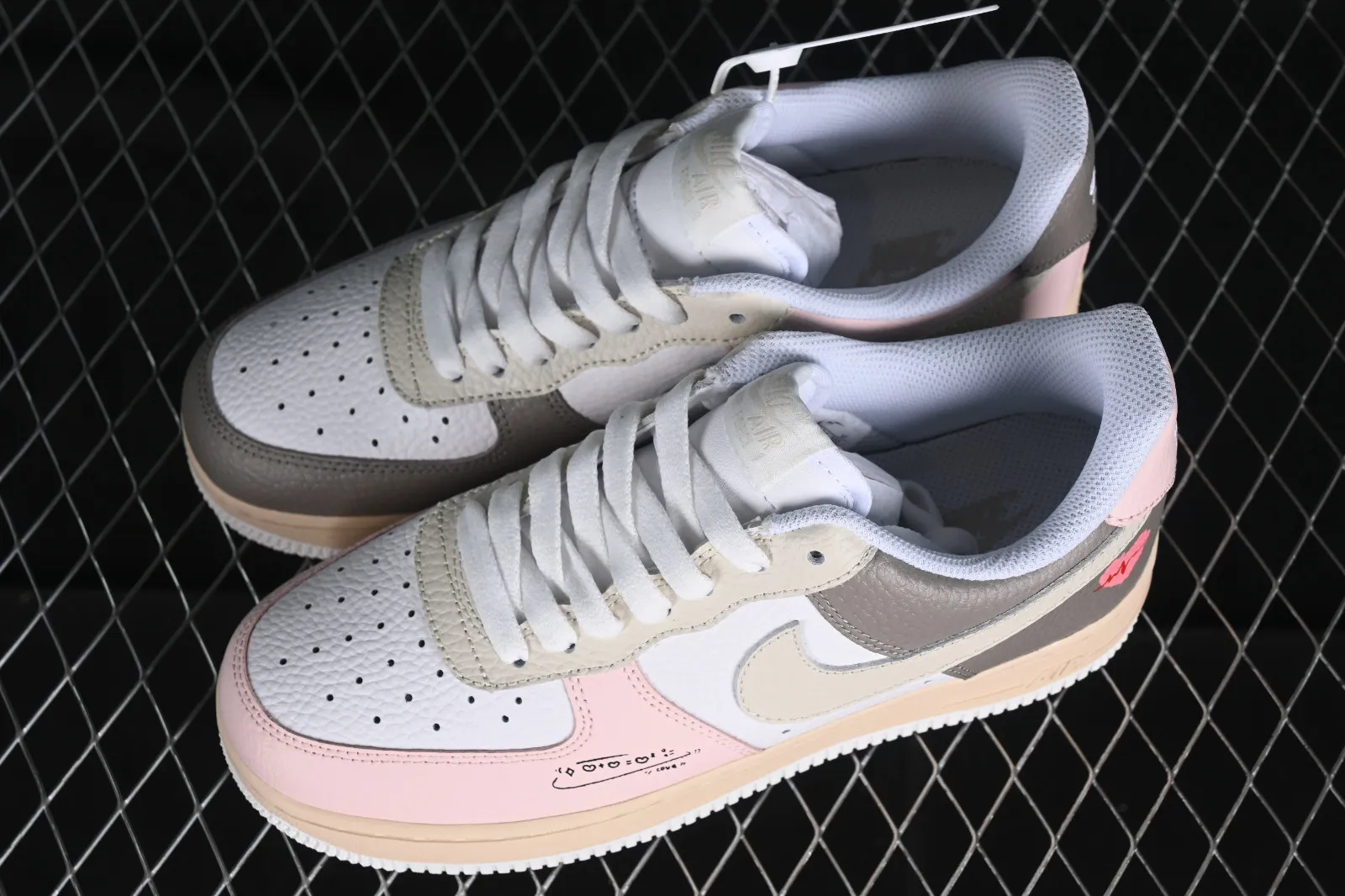 Nike Air Force 1 07 Low Valentines Day Brown Pink White TY0301-222