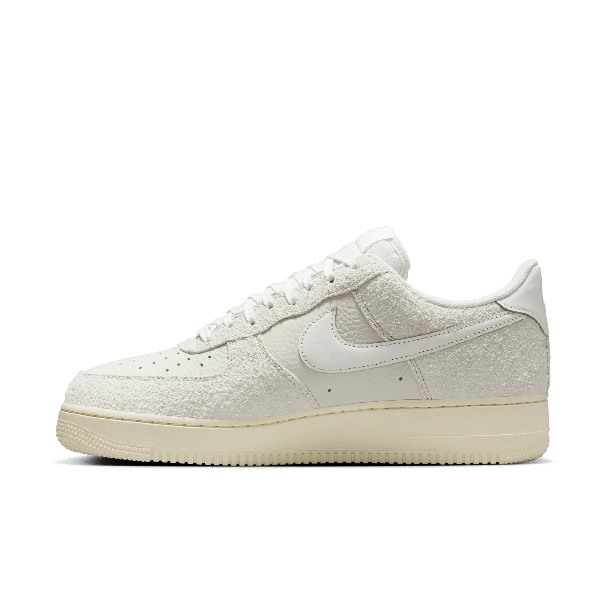 NIKE AIR FORCE 1  07 LX
