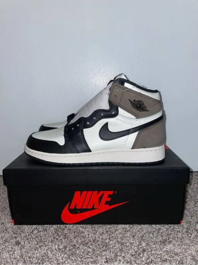 Nike Air Jordan 1 Retro High OG Dark Mocha (GS) NEW 575441-1