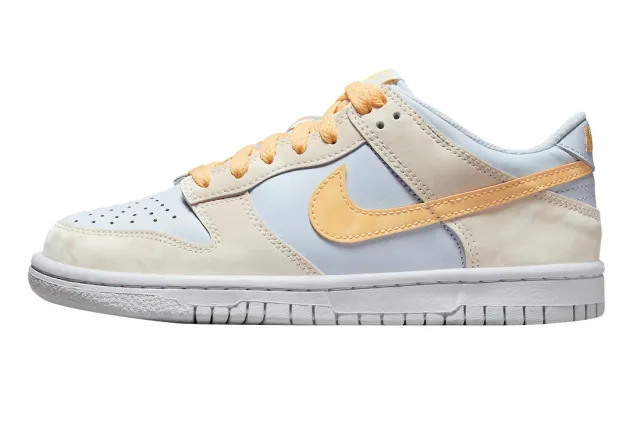 Nike dunk low gs melon tint