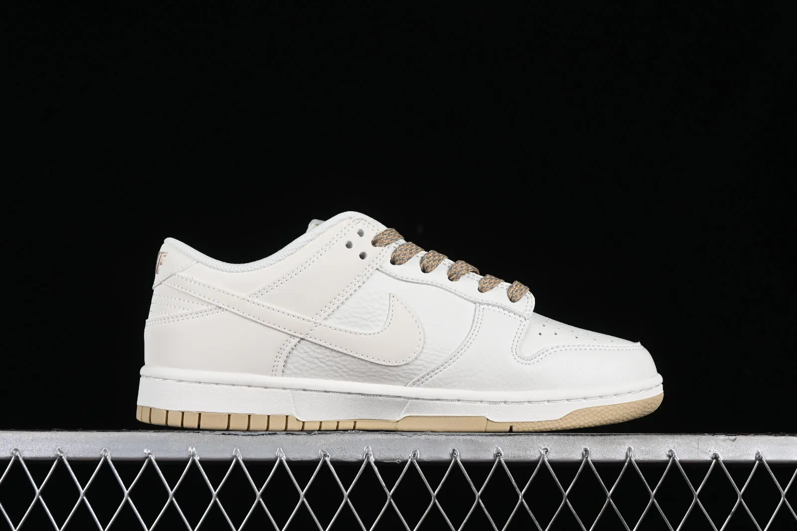 Nike SB Dunk Low Off White Brown Gold NK5639-326