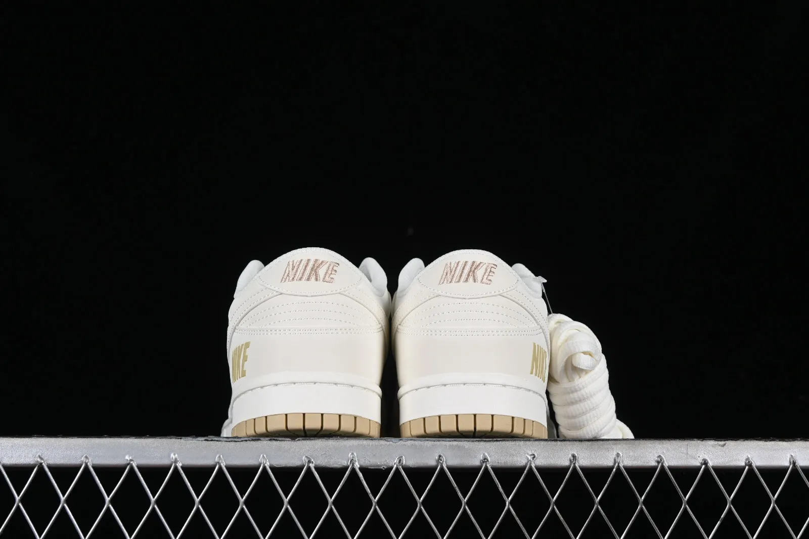 Nike SB Dunk Low Off White Brown Gold NK5639-326