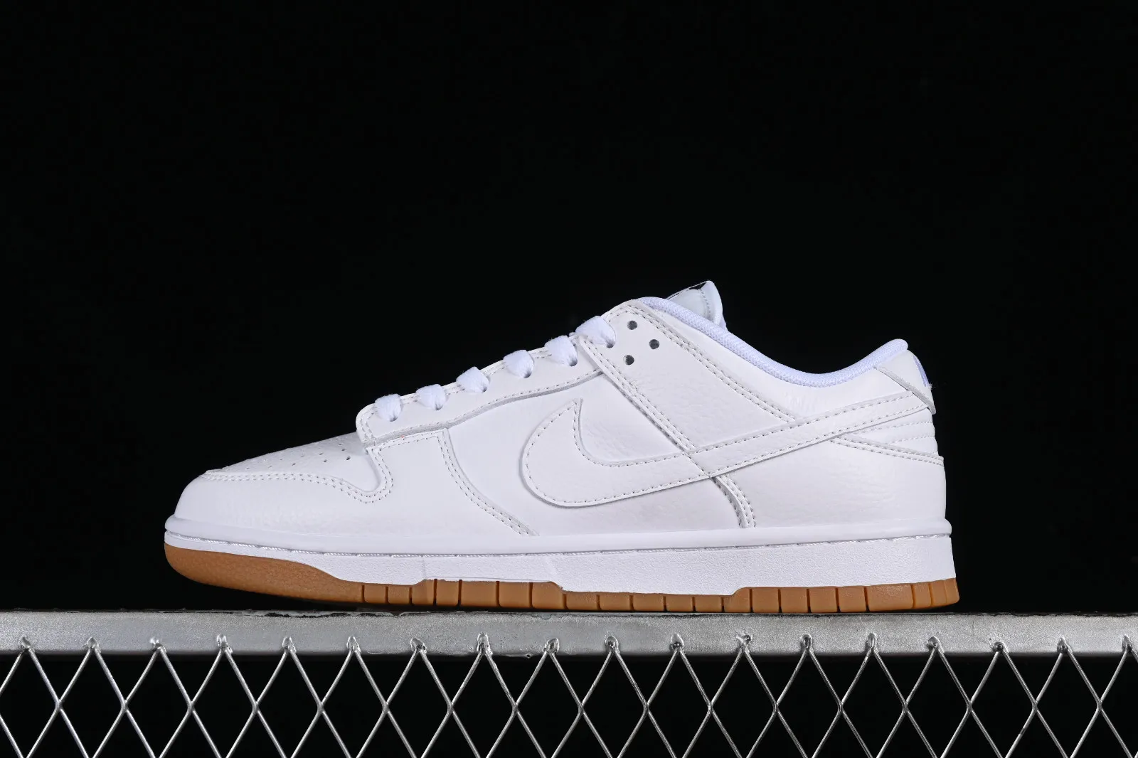 Nike SB Dunk Low White Pure Platinum Gum Light Brown 311369-100