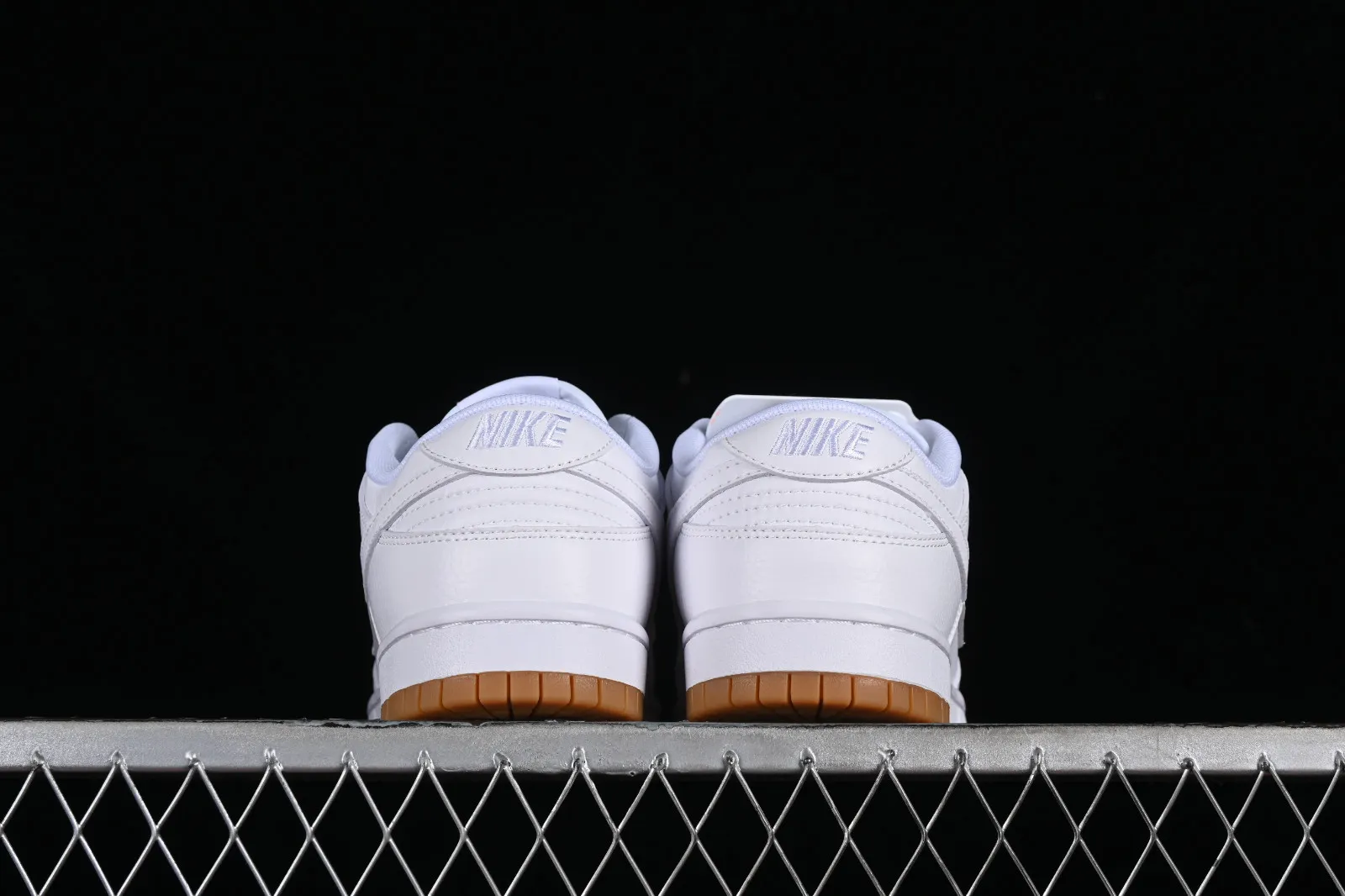 Nike SB Dunk Low White Pure Platinum Gum Light Brown 311369-100