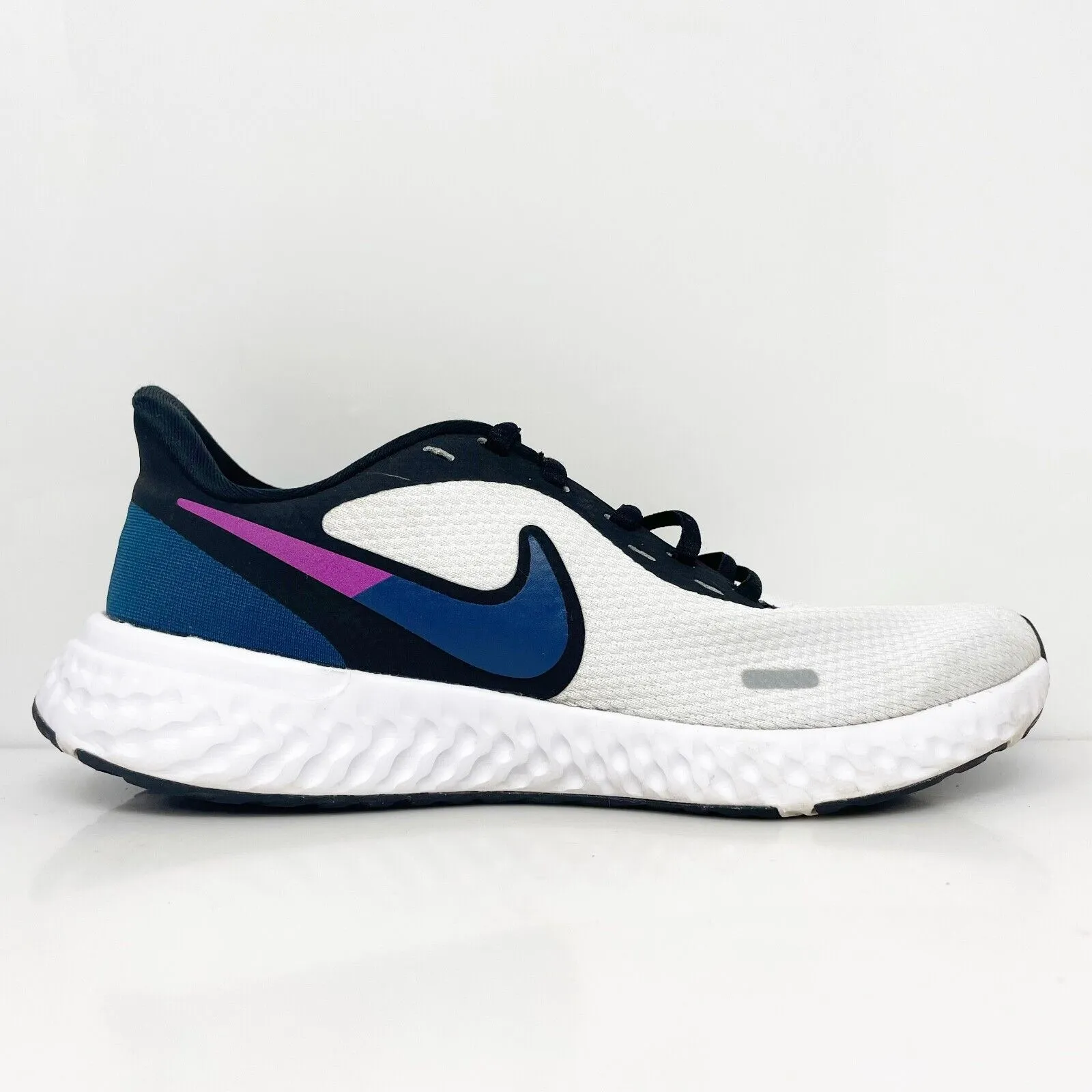 Nike Womens Revolution 5 BQ3207-102 White Running Shoes Sneakers Size 7.5
