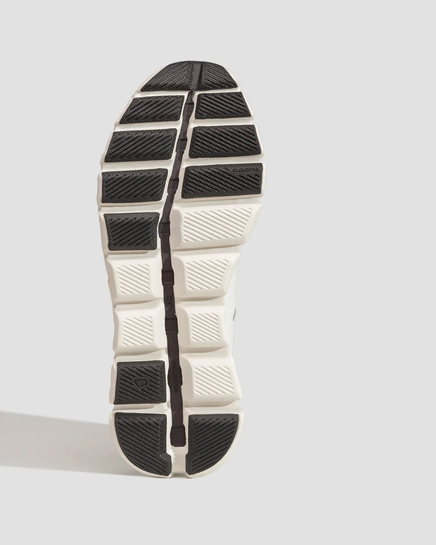 ON RUNNING CLOUD X 3 women's trainers 6098697-white-black