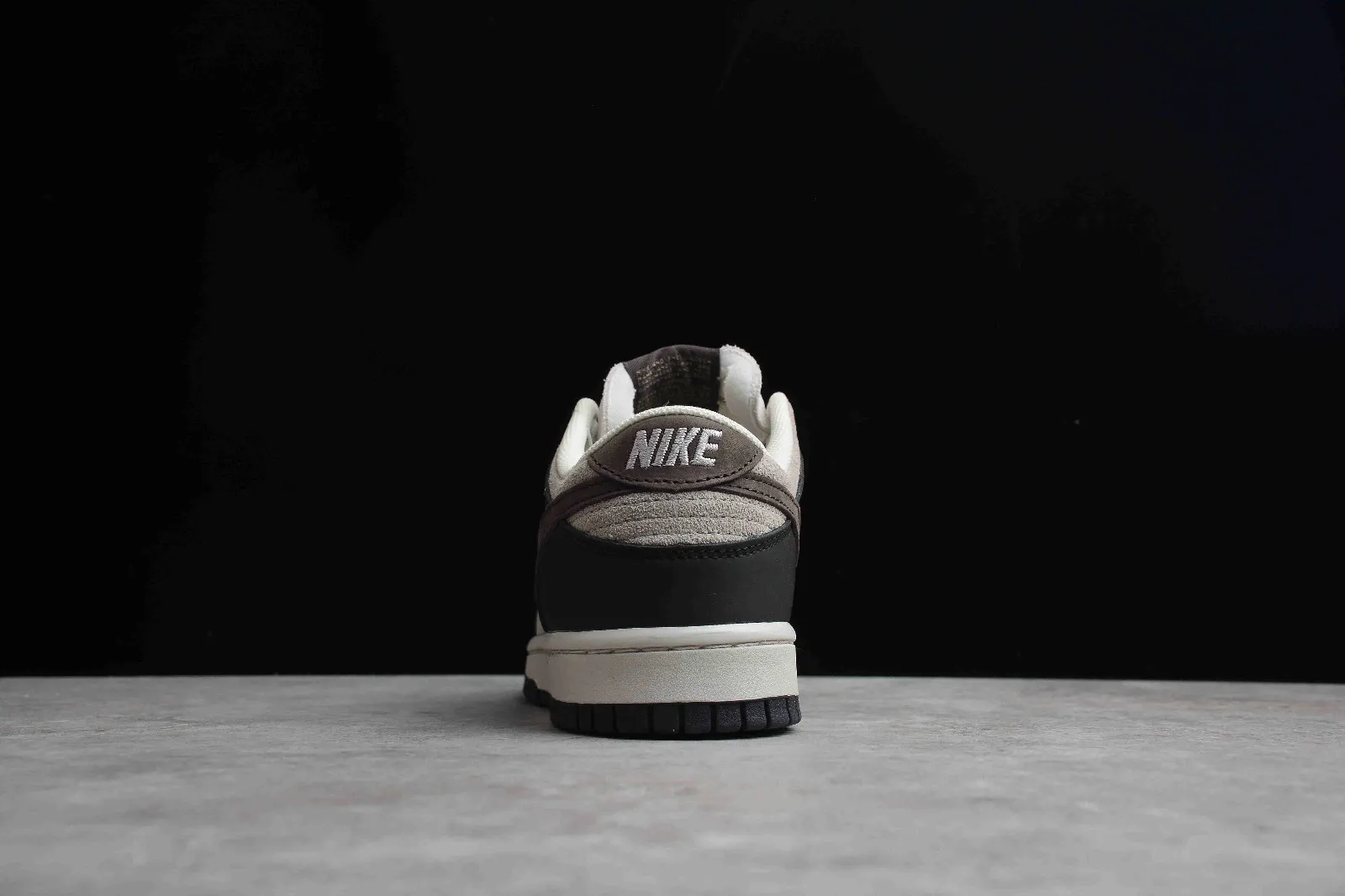 Otomo Katsuhiro x Nike SB Dunk Low Steamboy OST Grey Brown Mocha LF0039-003