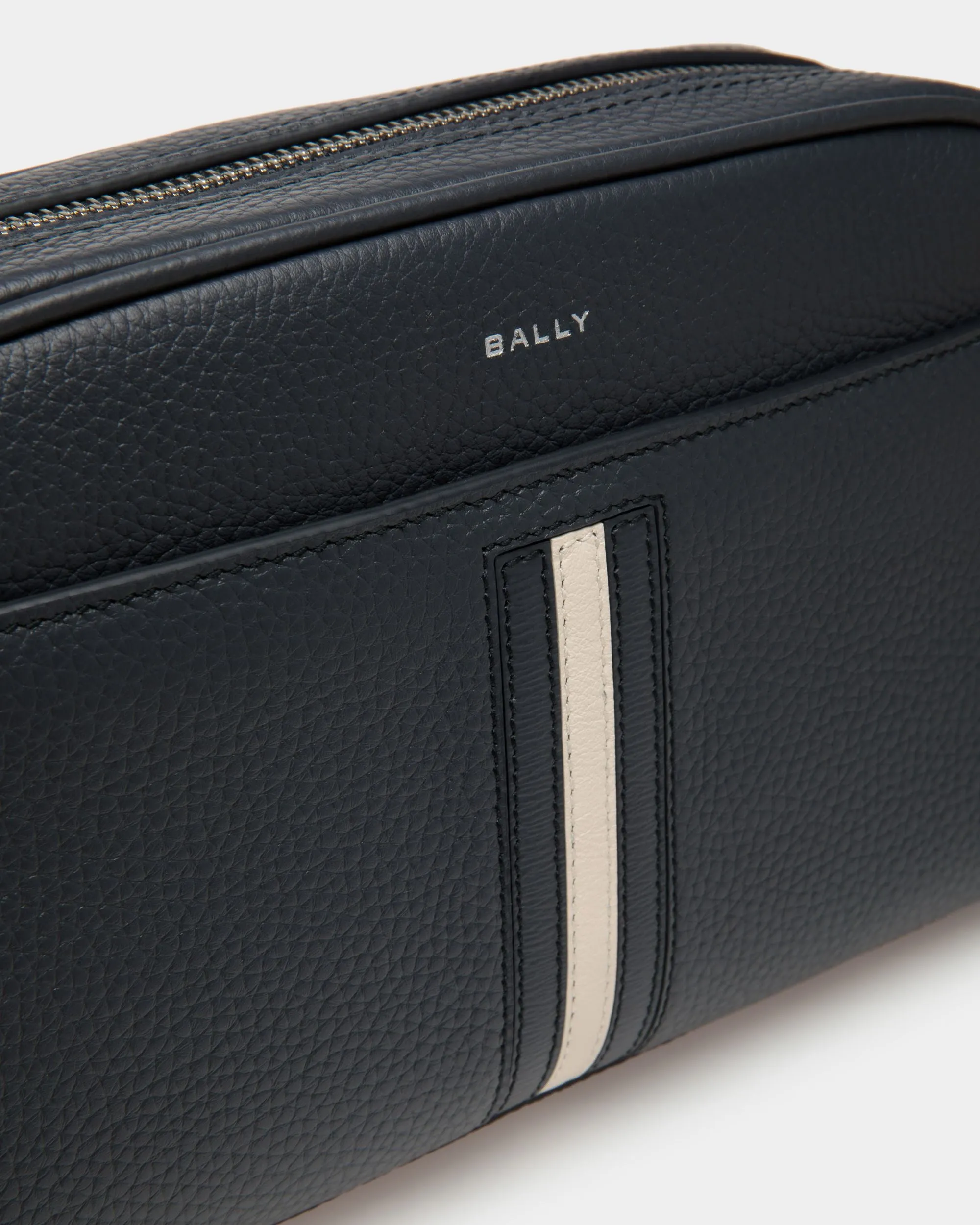 Ribbon Toiletry Bag In Blue Leather
