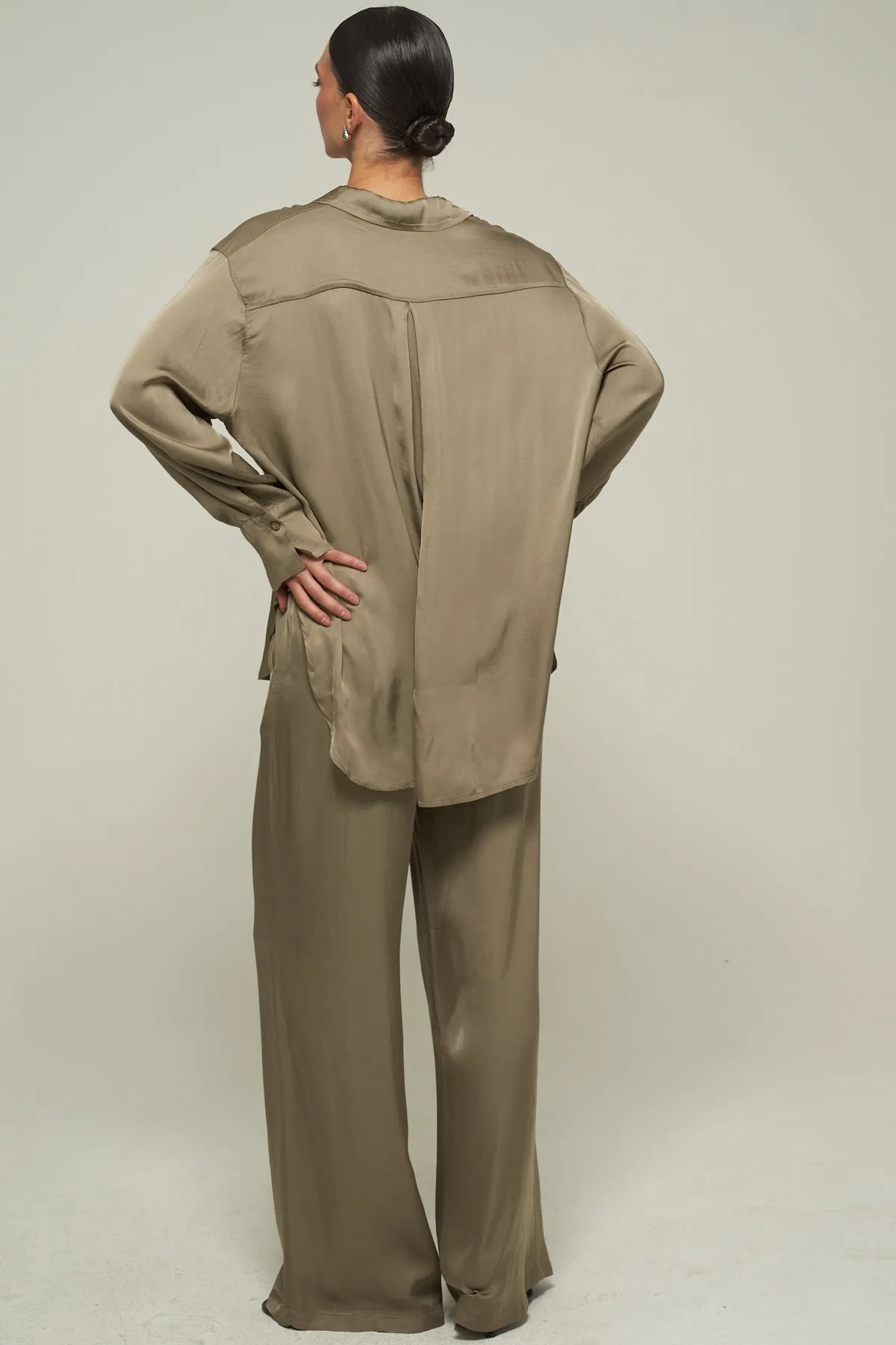 SATIN WIDE-LEG PANTS IN KHAKI