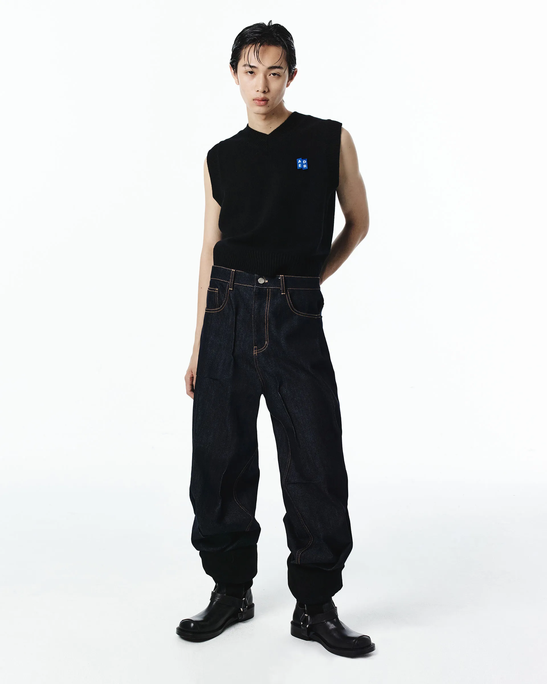 Sig; TRS Tag knit vest 01