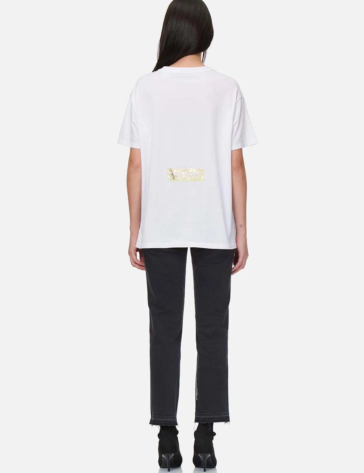 Slashed Kamon and Logo Embroidered Cropped Straight Fit Jeans