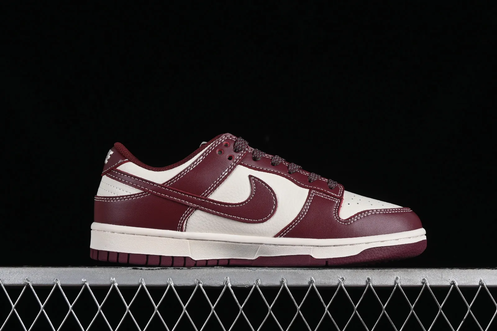 Stussy x Nike SB Dunk Low Dark Red Off White BB9898-001