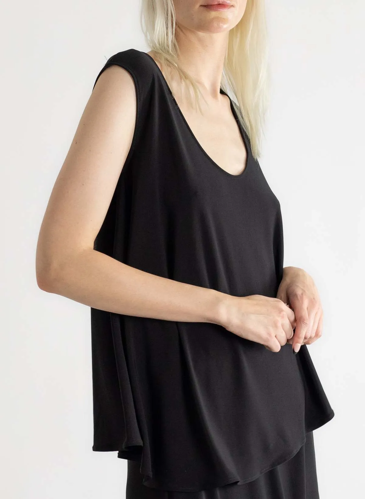 U-Neck Tank - Black