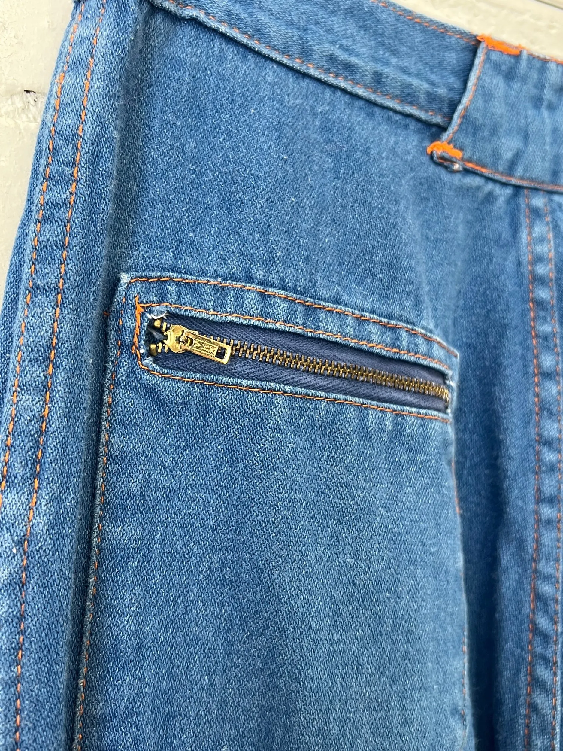 Vintage 70s Wide Leg Jeans w/ Zipper Pockets, Size 0-2-