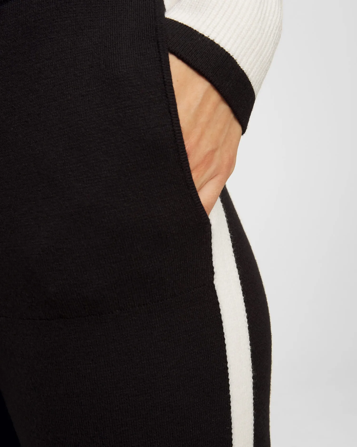Women's black knit fabric trousers Deha d93816-10009