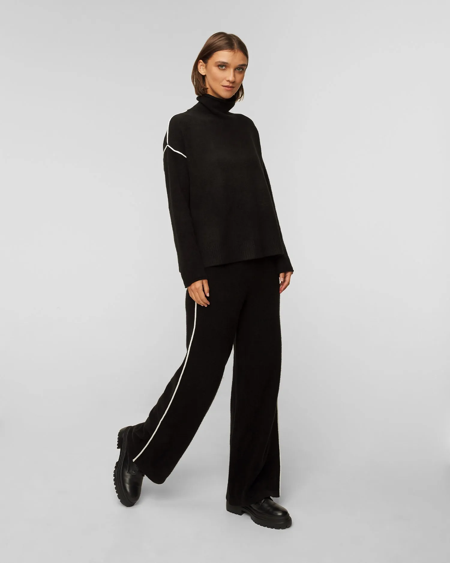 Women's black wool knit trousers Deha d93236-10009